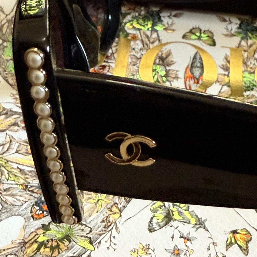 Chanel rectangle sunglasses - Picture 8 of 9